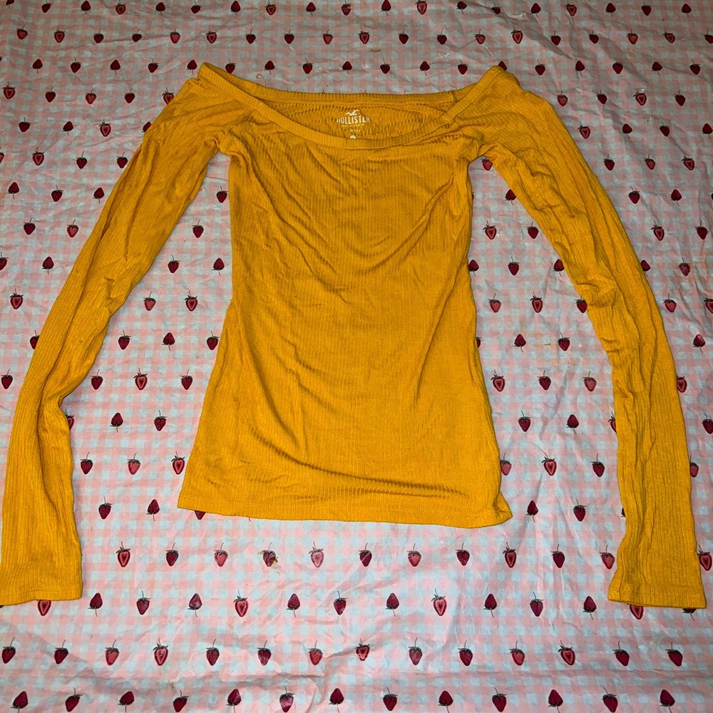Hollister long sleeve, yellow, tight but stretchy